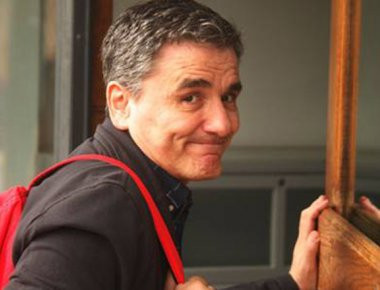 Αξιωματούχος του ΥΠΟΙΚ: Εξοικονομήσαμε 320 εκατ. για το 2018 -Θρίλερ με τα κοινωνικά επιδόματα